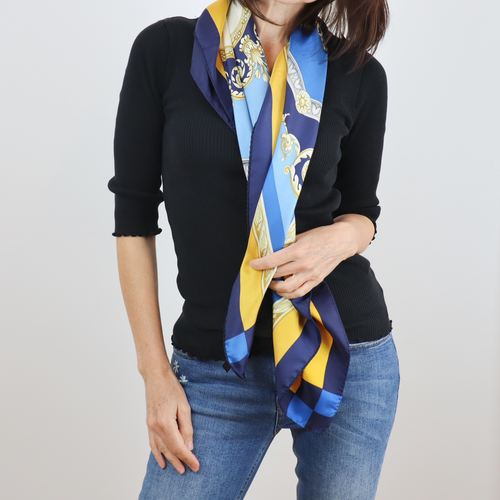 Pañuelo 100% seda estampado de Pierre Balmain