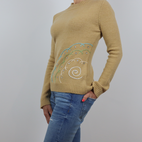 Jersey beige detalle bordado talla S de Grupo C&Y Fashion