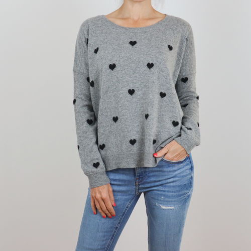 Jersey de punto corto color gris con corazones negros talla M de ese O ese