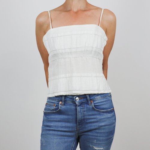 Top color blanco talla M de Oky Coky. ¡Sin estrenar!