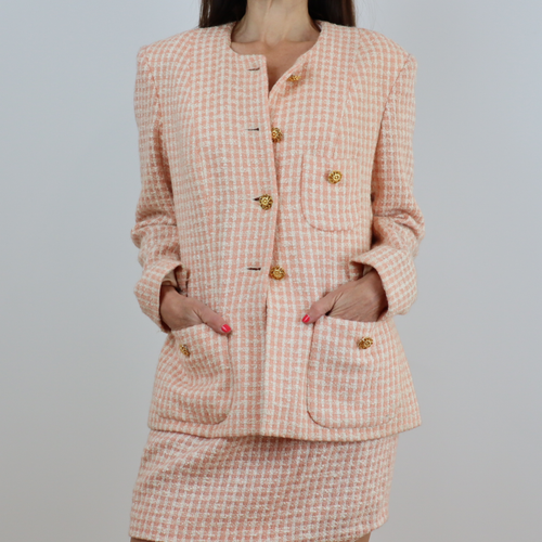 Chaqueta tweed rosa pastel, botones fantasía dorados, talla  S, 36% algodón 35% lana 29% viscosa, de Un apres-midi de chien (France)