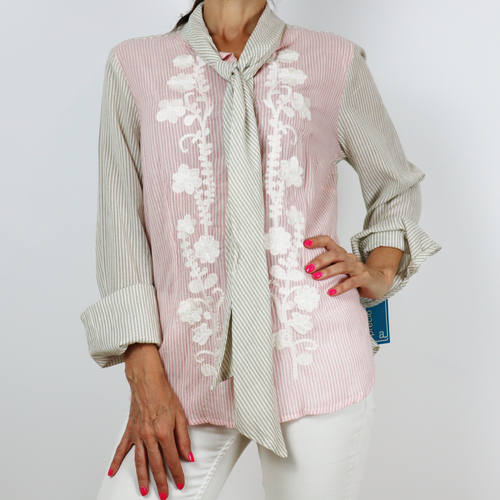 Camisa de rayas color rosa y beige con bordado de flores en blanco detalle de pañuelo al cuello, talla M (38) de Broadway ¡Sin estrenar!