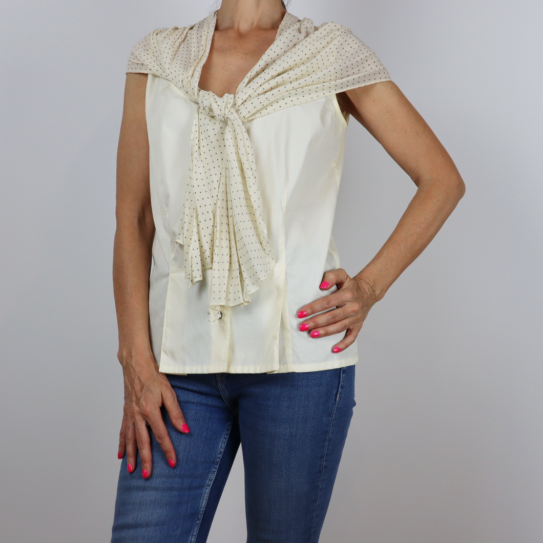 Camisa color beige sin mangas, detalle cuello lunares, talla S/M, 100% algodón, de Crisca