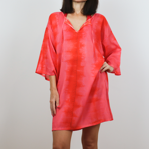Túnica para la playa color coral estampado animal print, mangas anchas por debajo del codo, largo por encima de las rodillas,  talla S, 75% poliamida 25% elastano de Roberto Cavalli Beachwear