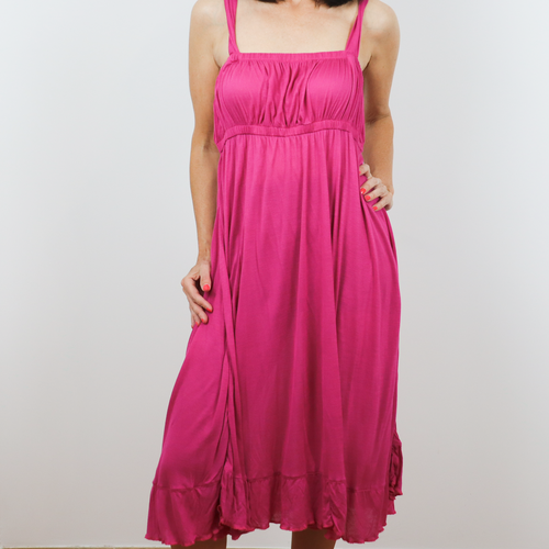 Vestido de tirantes color fucsia, escote fruncido, largo por debajo de la rodilla, talla M de OndadeMar